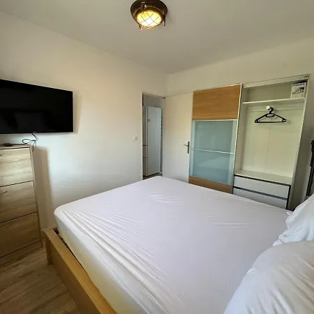 T2-4 Pers-terrasse - 200m * Six-Fours-les-Plages